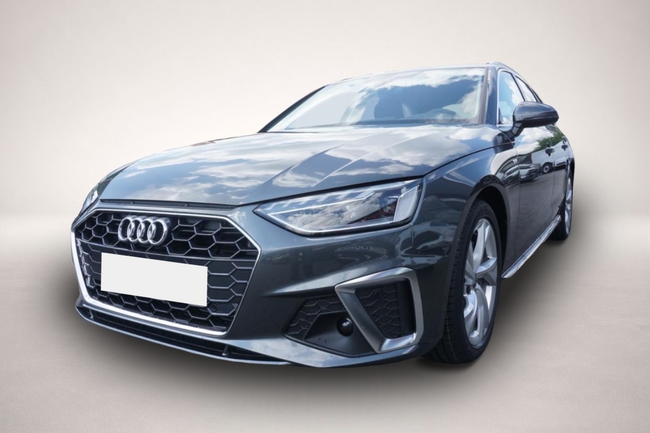 Audi A4 (11/2023, Benzin)