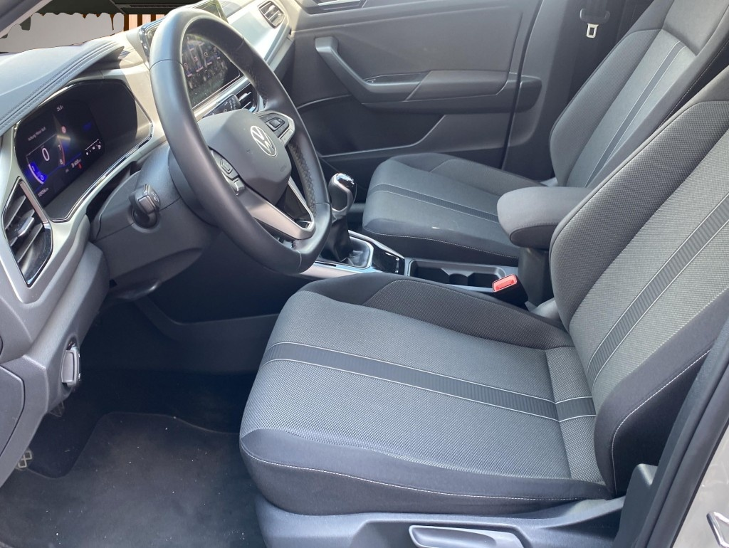 Volkswagen T-Roc (02/2025, Benzin)
