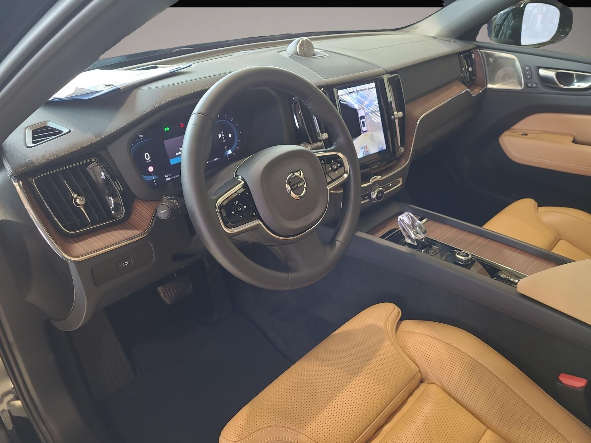Volvo XC60 (12/2023, Benzin)