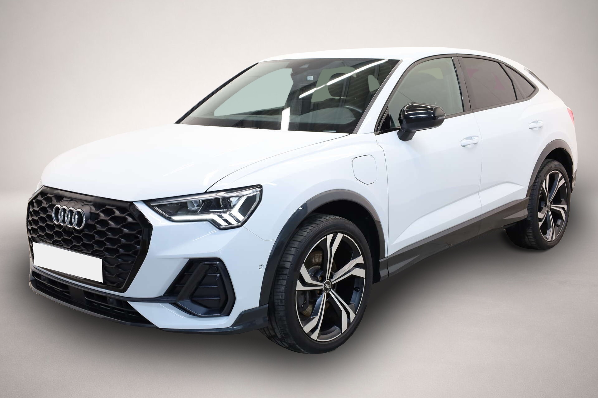 Audi Q3 (12/2022, Hybrid (Benzin/Elektro))