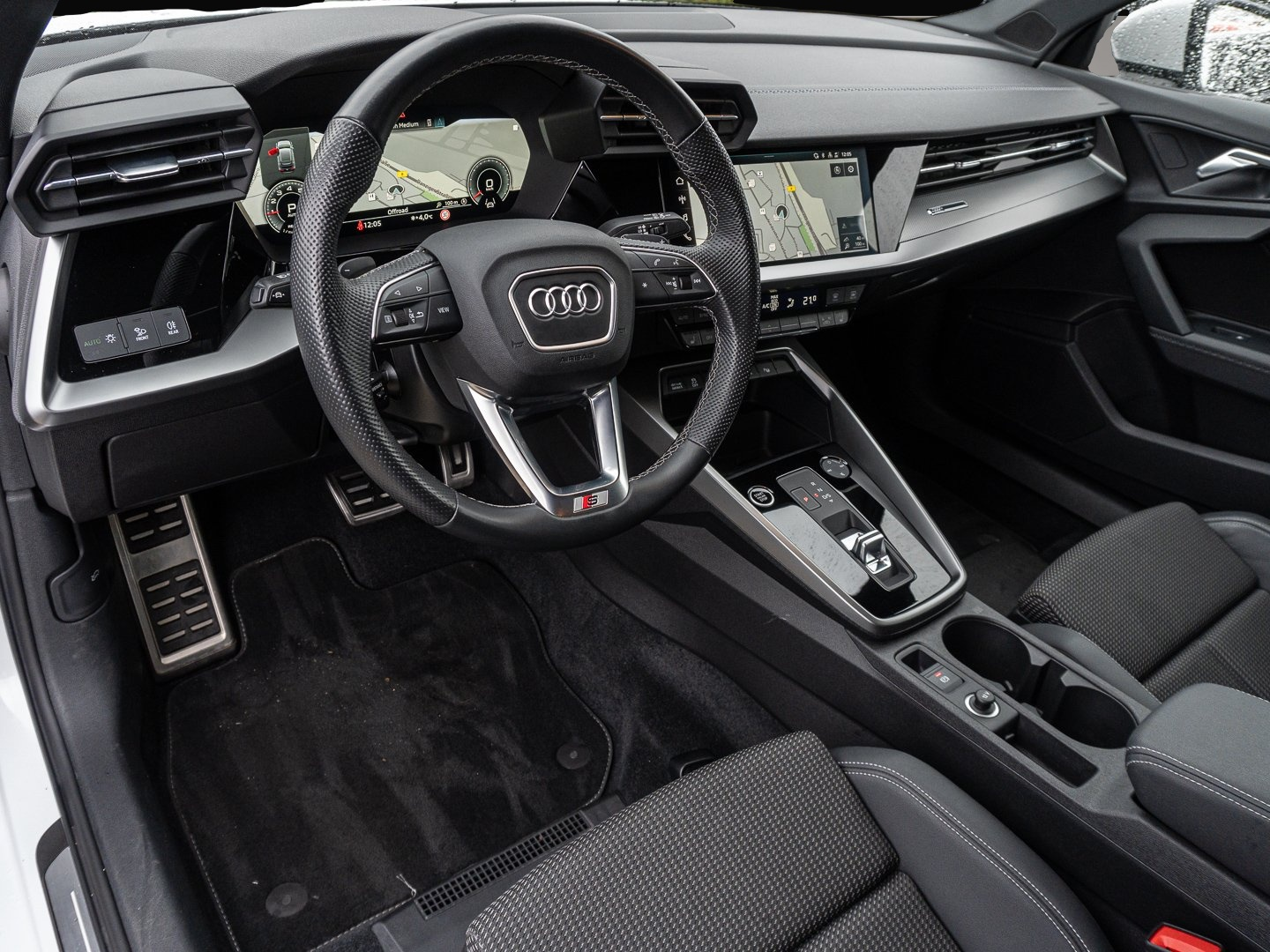 Audi A3 (02/2023, Benzin)