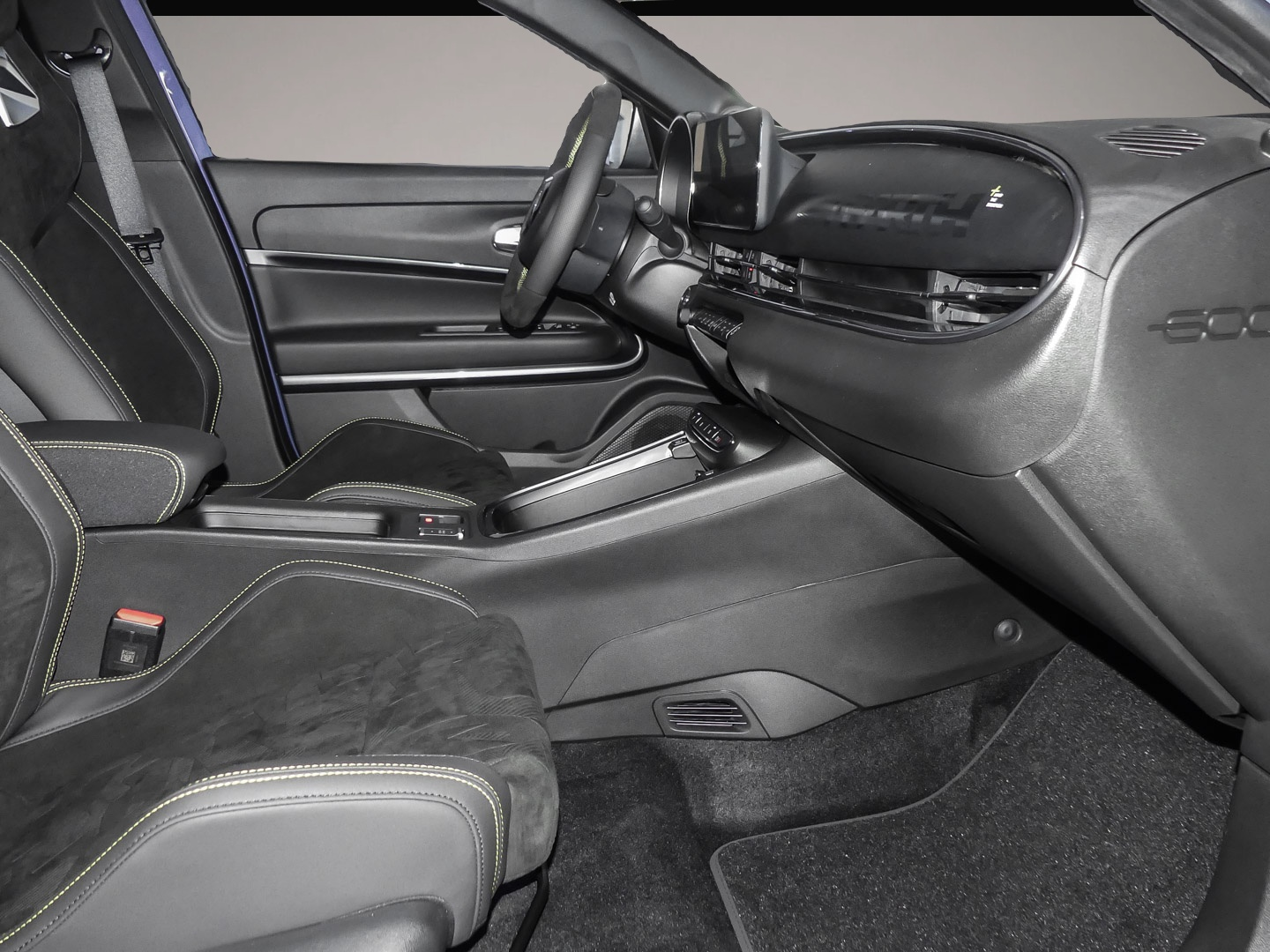 Abarth 600e, image 5 of 6
