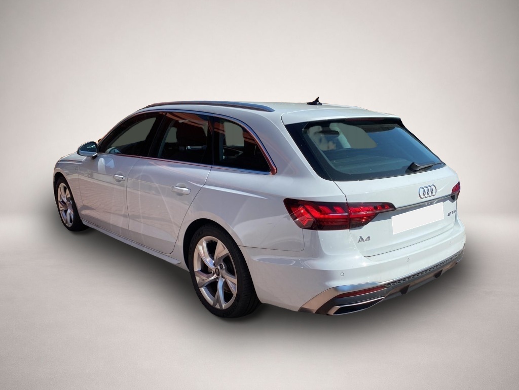 Audi A4 (03/2024, Benzin)