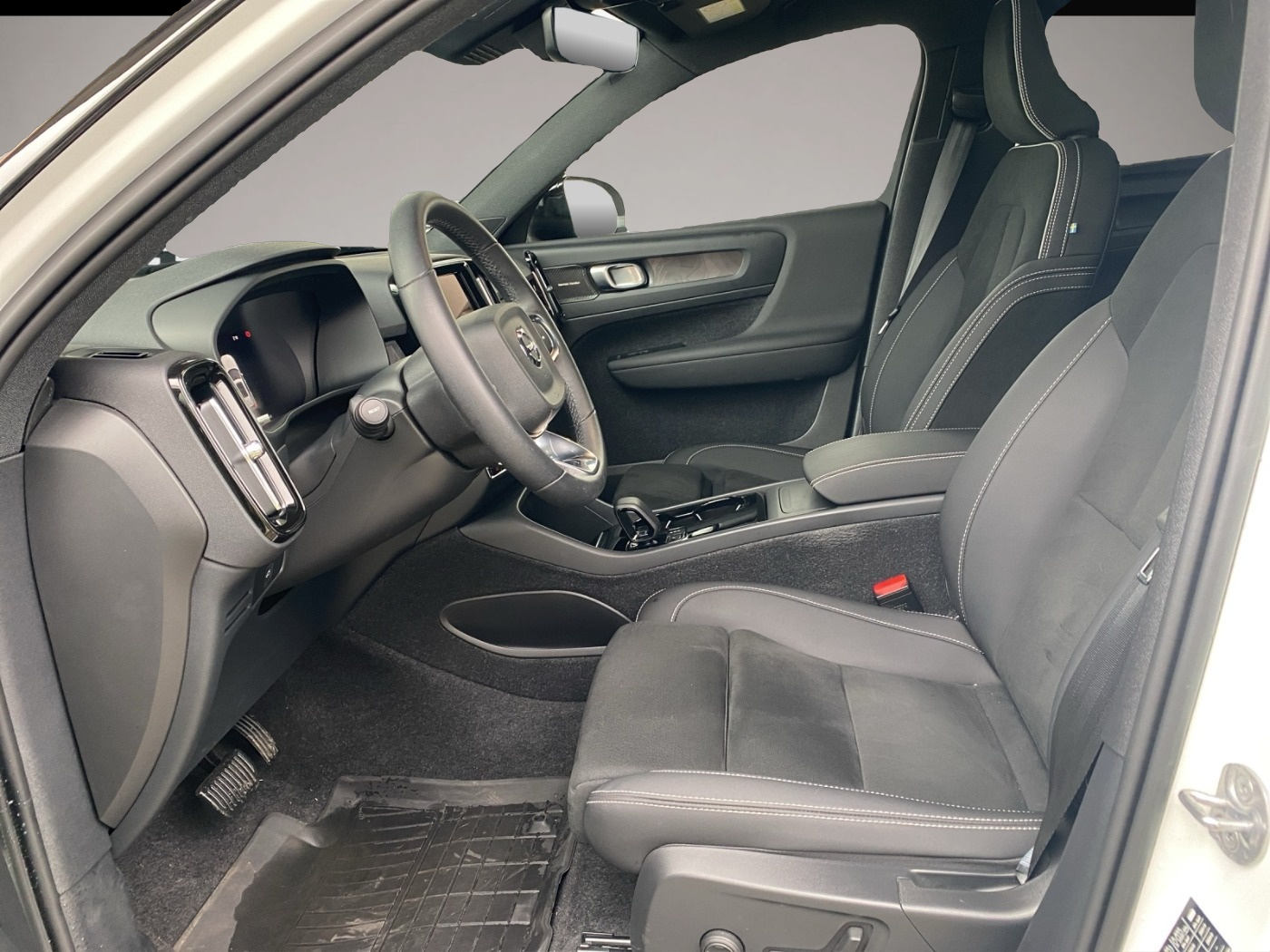 Volvo XC40 (12/2022, ELECTRIC)