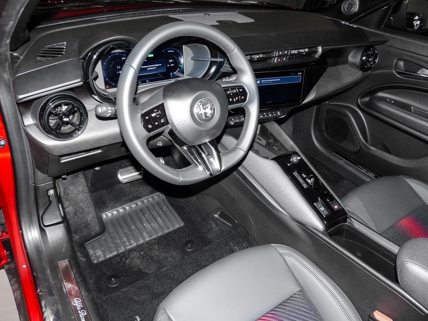 Alfa-Romeo Junior (10/2024, ELECTRIC)
