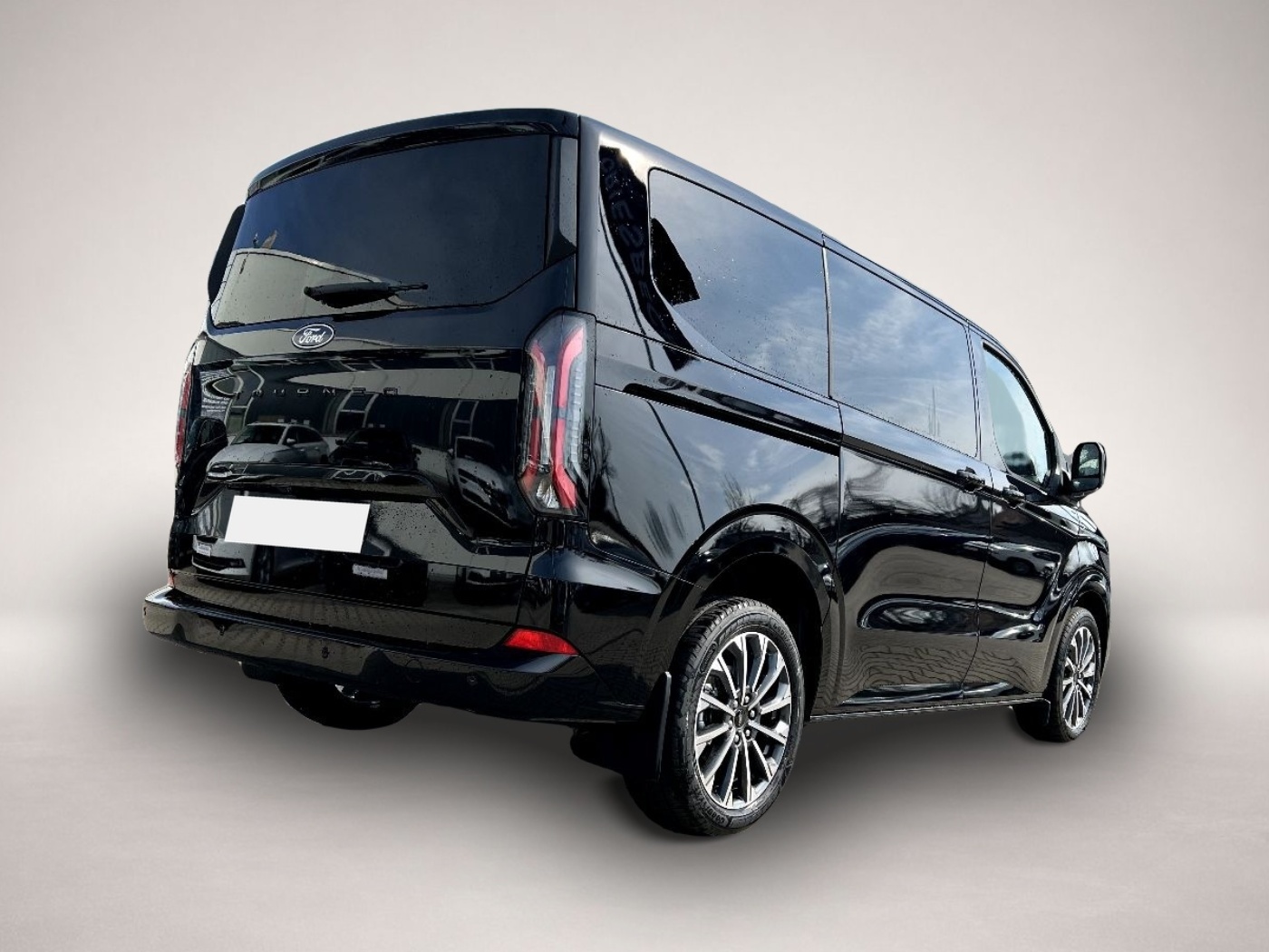 Ford Tourneo Custom (10/2025, Diesel)