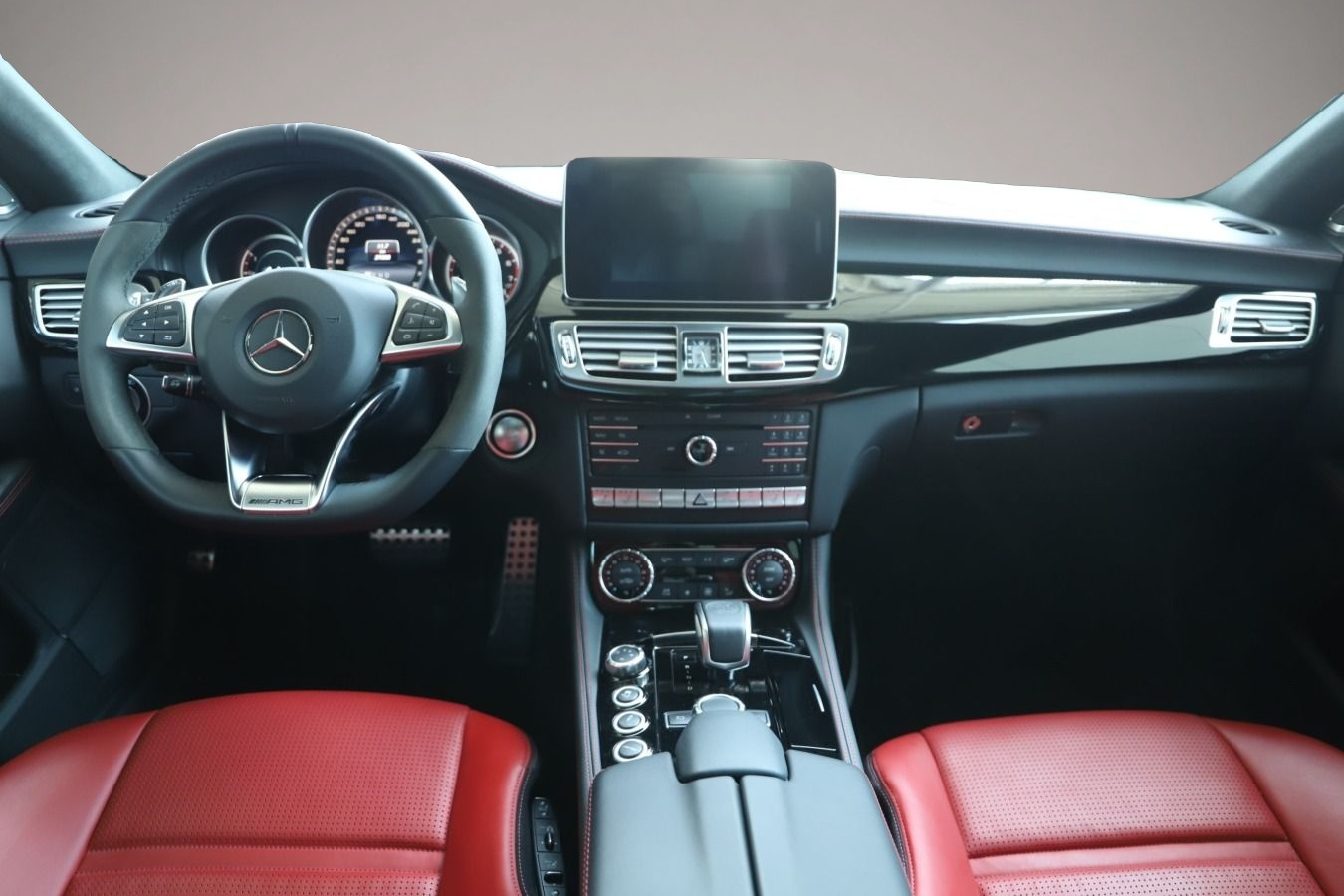 Mercedes-Benz CLS 63 AMG (04/2016, Benzin)