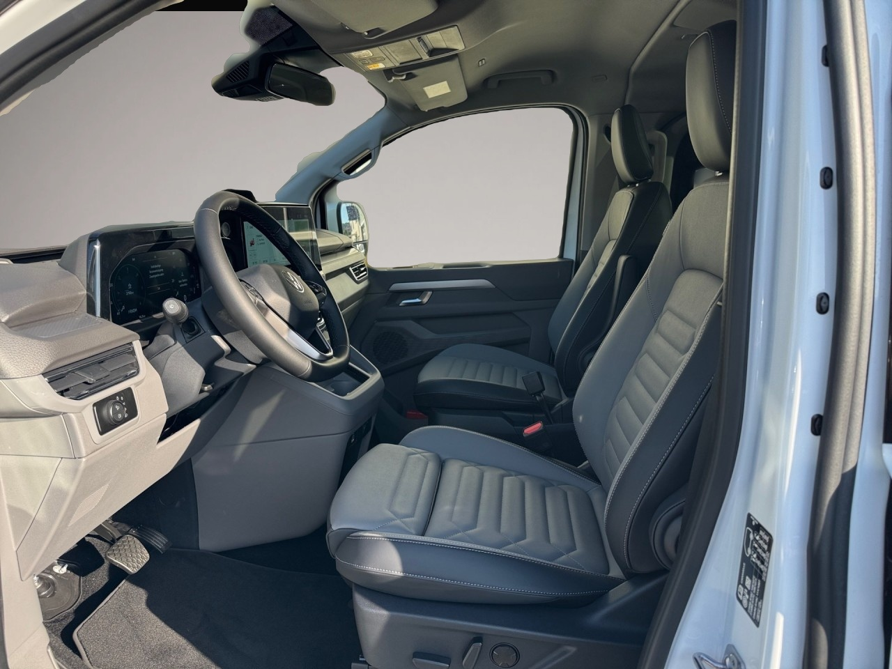 Volkswagen T7 Caravelle, Bild 5 von 6