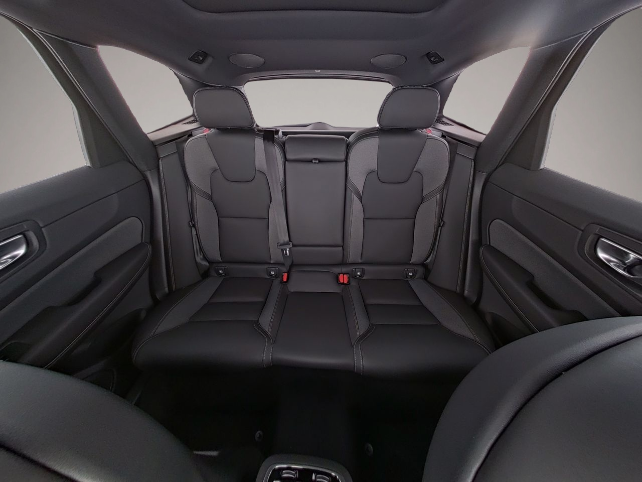 Volvo XC60 (05/2025, Benzin)