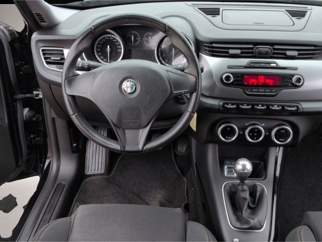 Alfa-Romeo Giulietta (05/2011, Benzin)