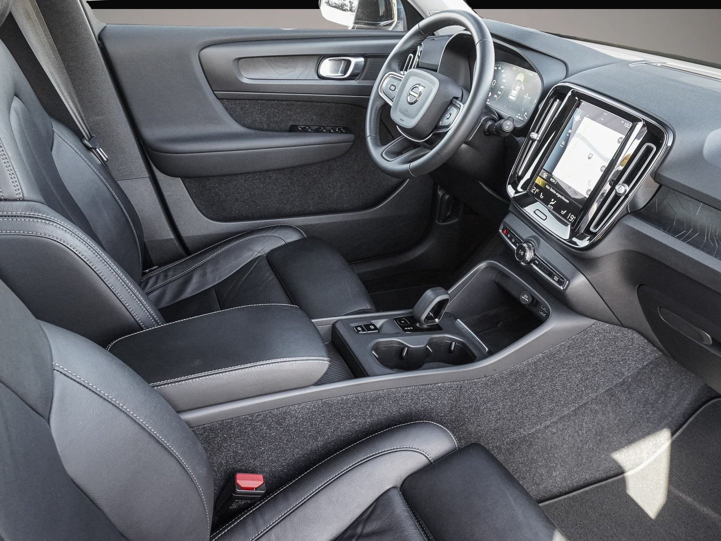 Volvo XC40 (07/2022, )