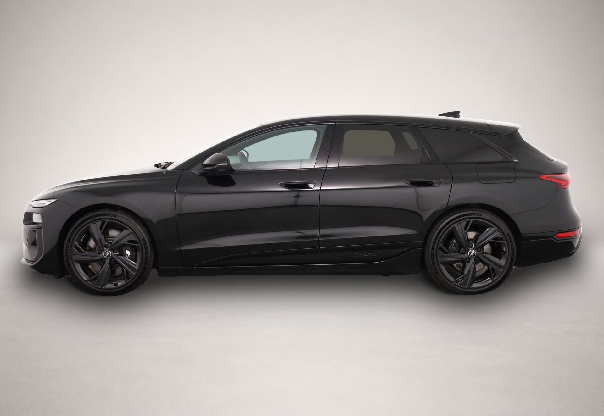 Audi e-tron (09/2025, ELECTRIC)