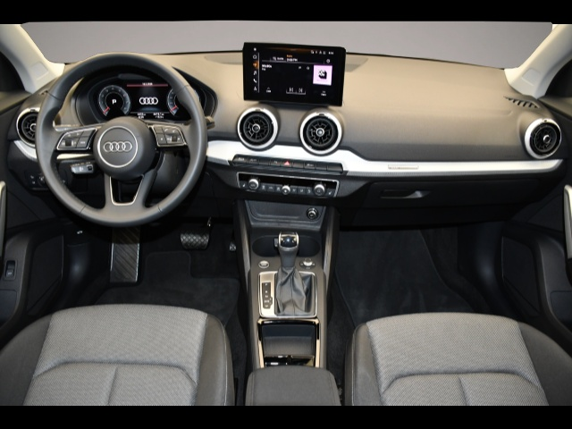 Audi Q2 (12/2025, Benzin)