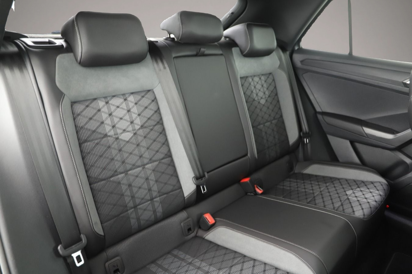 Volkswagen T-Roc (05/2022, Benzin)