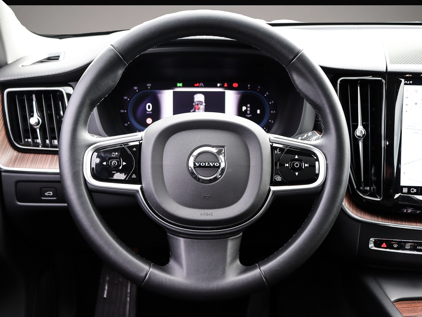Volvo XC60 (12/2023, Benzin)