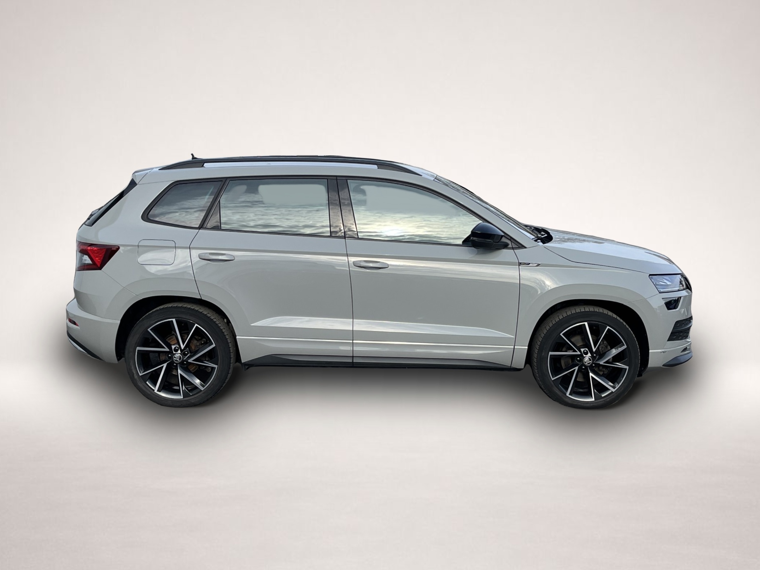 Skoda Karoq (11/2021, Benzin)