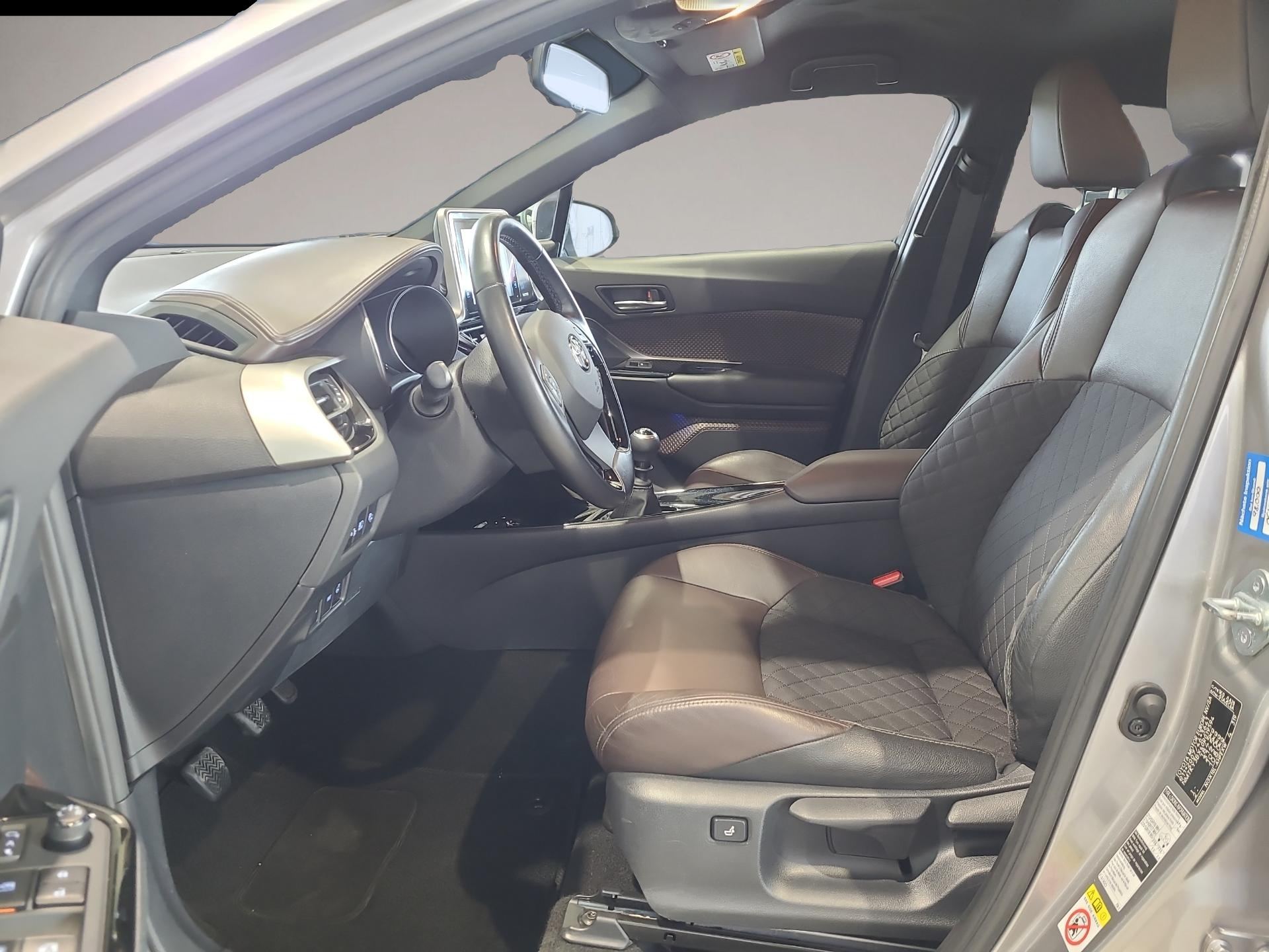 Toyota C-HR (05/2017, Benzin)