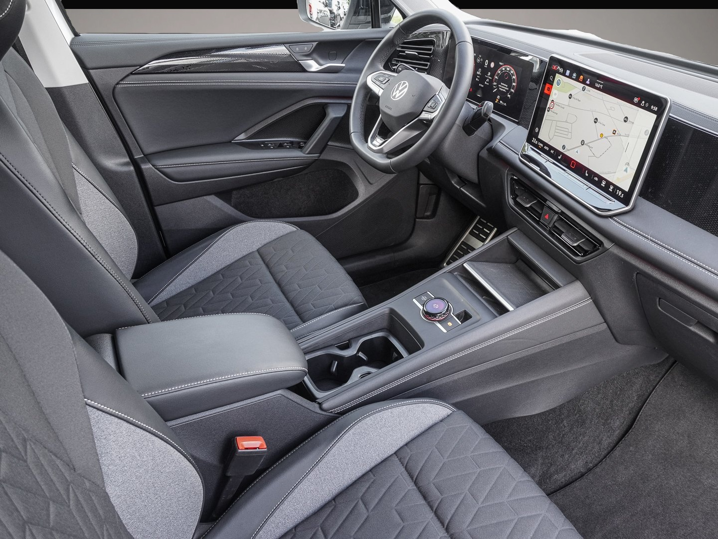 Volkswagen Tiguan (10/2025, Benzin)