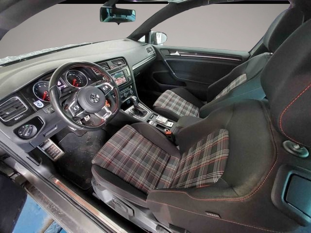 Volkswagen Golf (03/2016, Benzin)