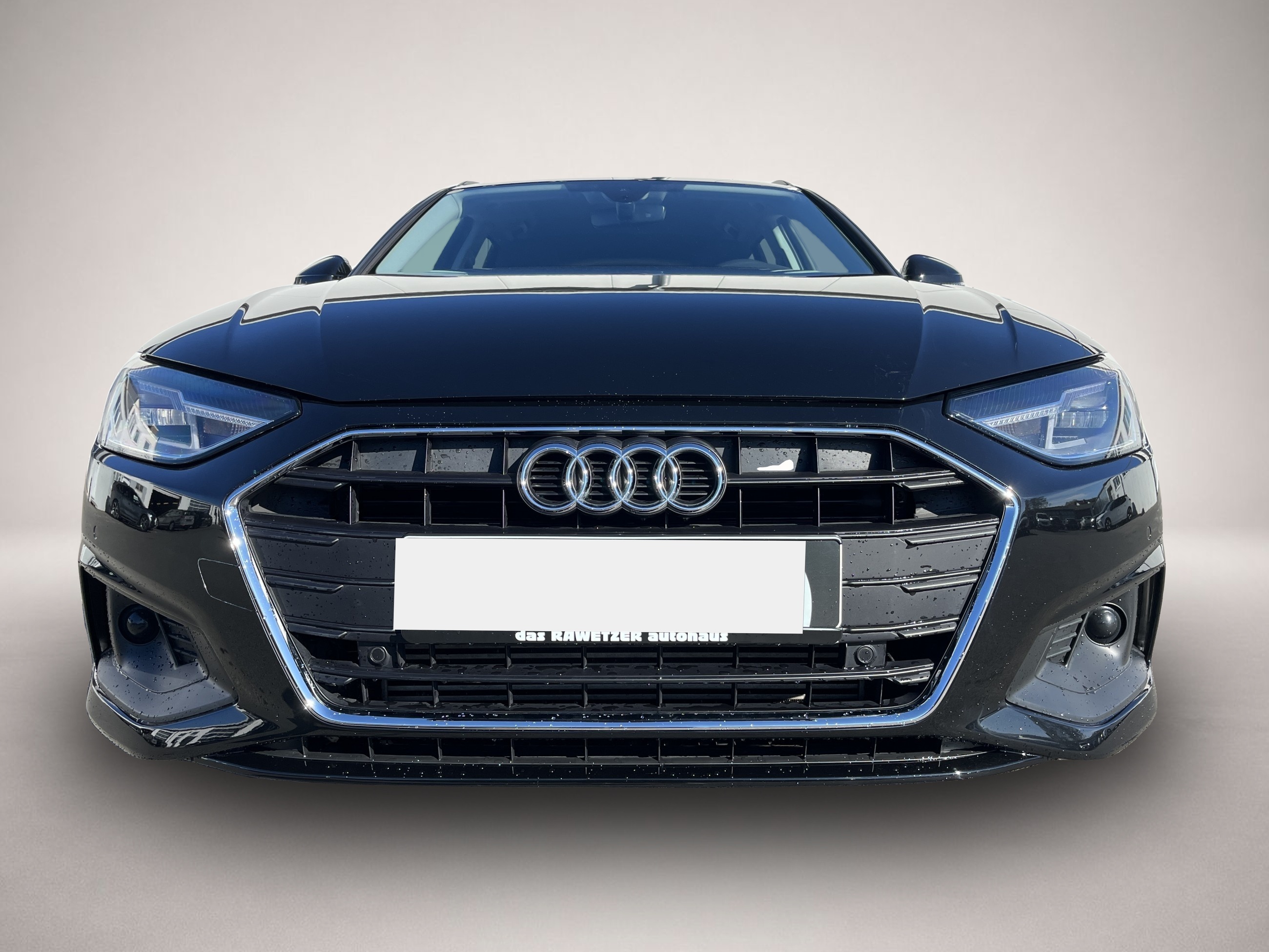 Audi A4 (08/2022, Benzin)