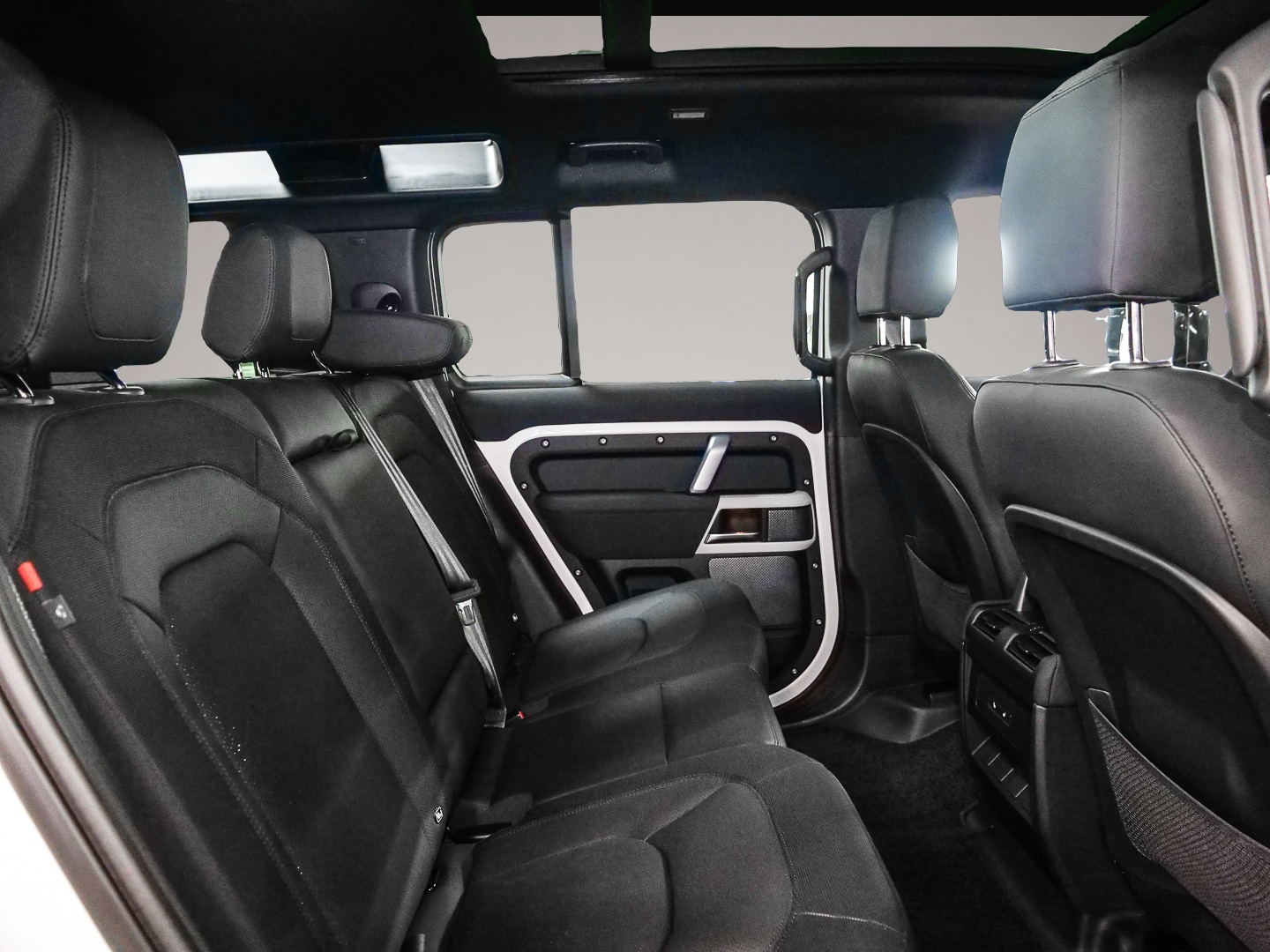 Land-Rover Defender (08/2023, Benzin)