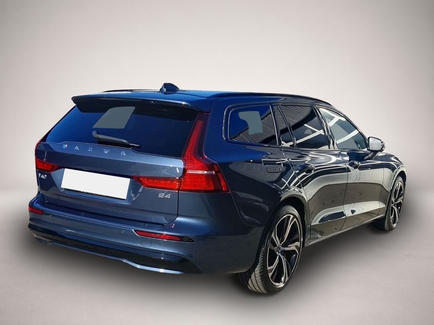 Volvo V60 (06/2025, Benzin)