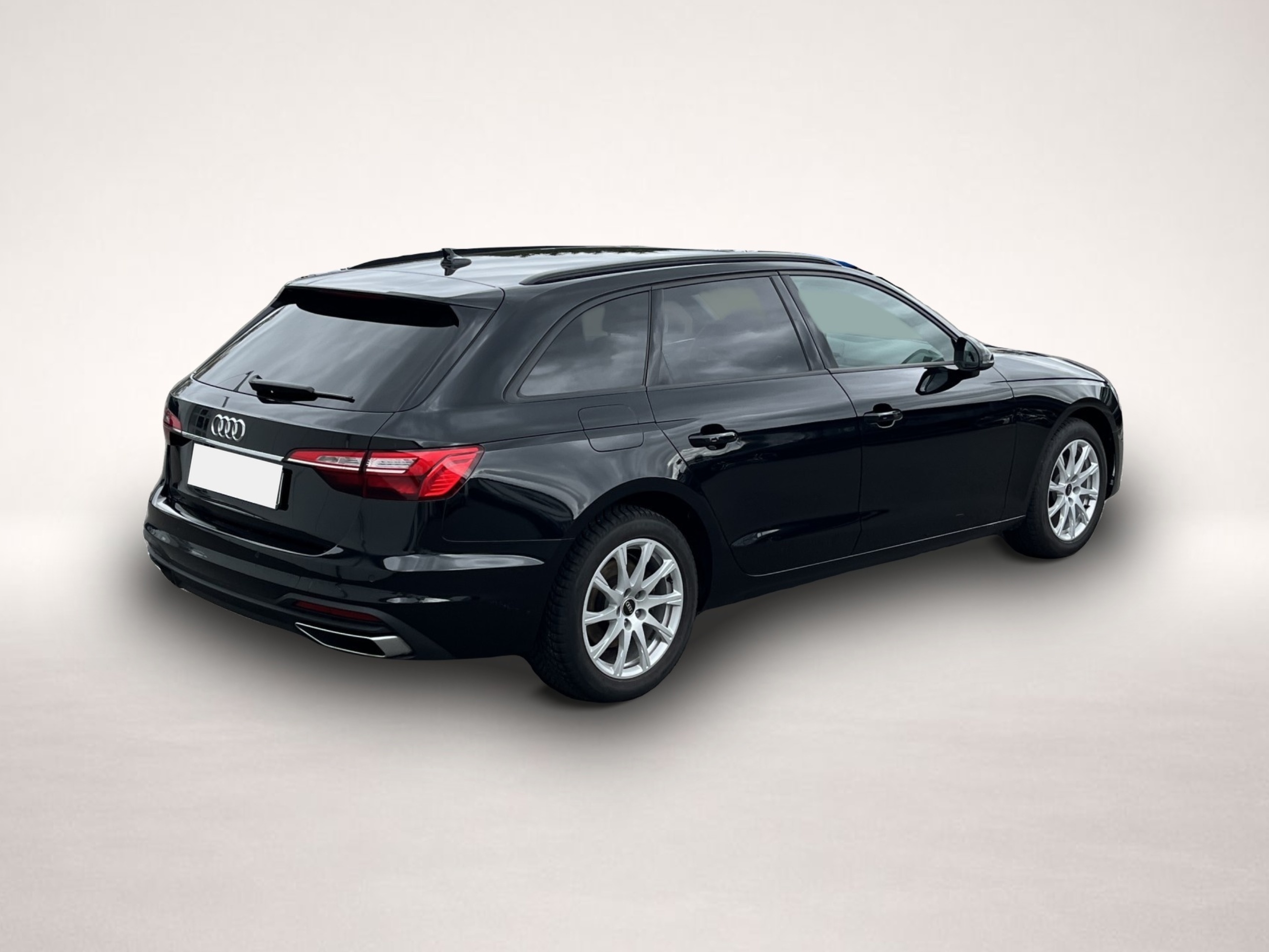 Audi A4 (08/2022, Benzin)