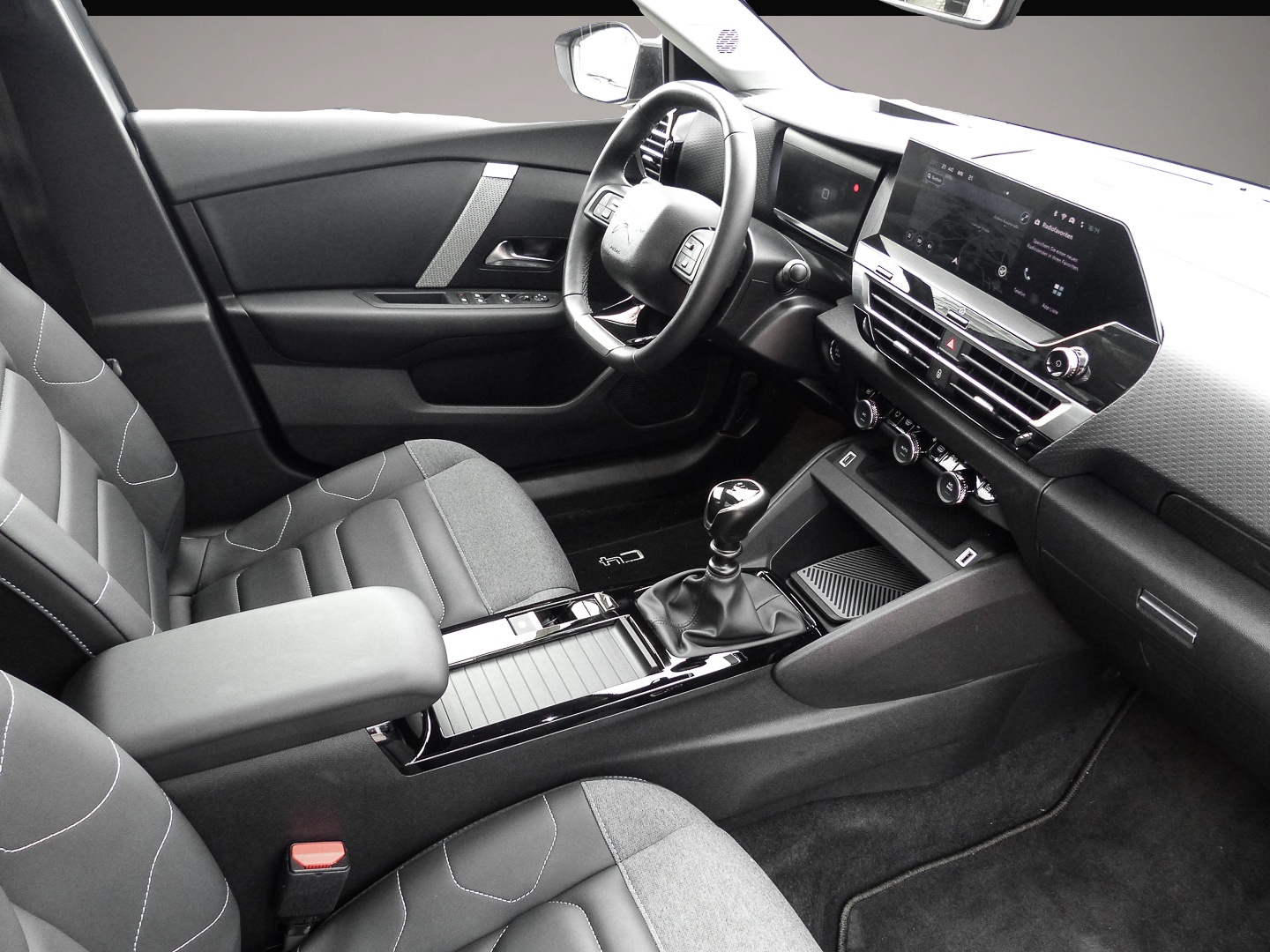 Citroen C4 (10/2023, Benzin)