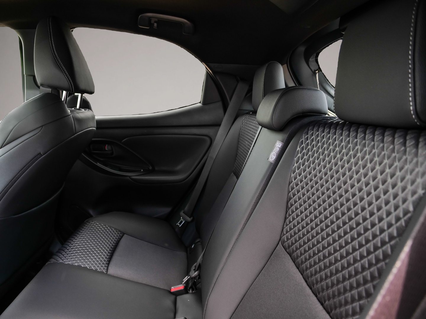 Mazda 2 Hybrid, image 6 of 6