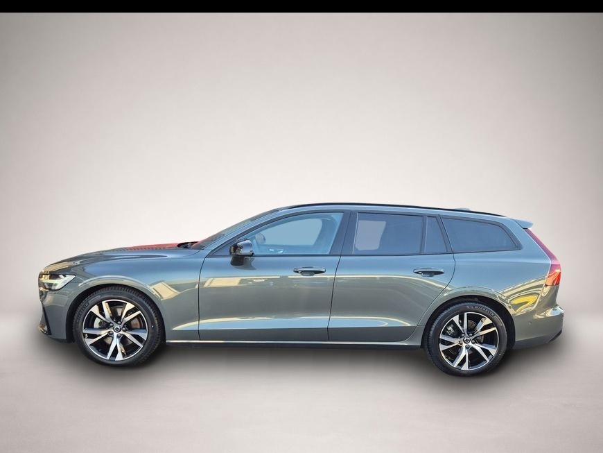 Volvo V60 (08/2025, Benzin)