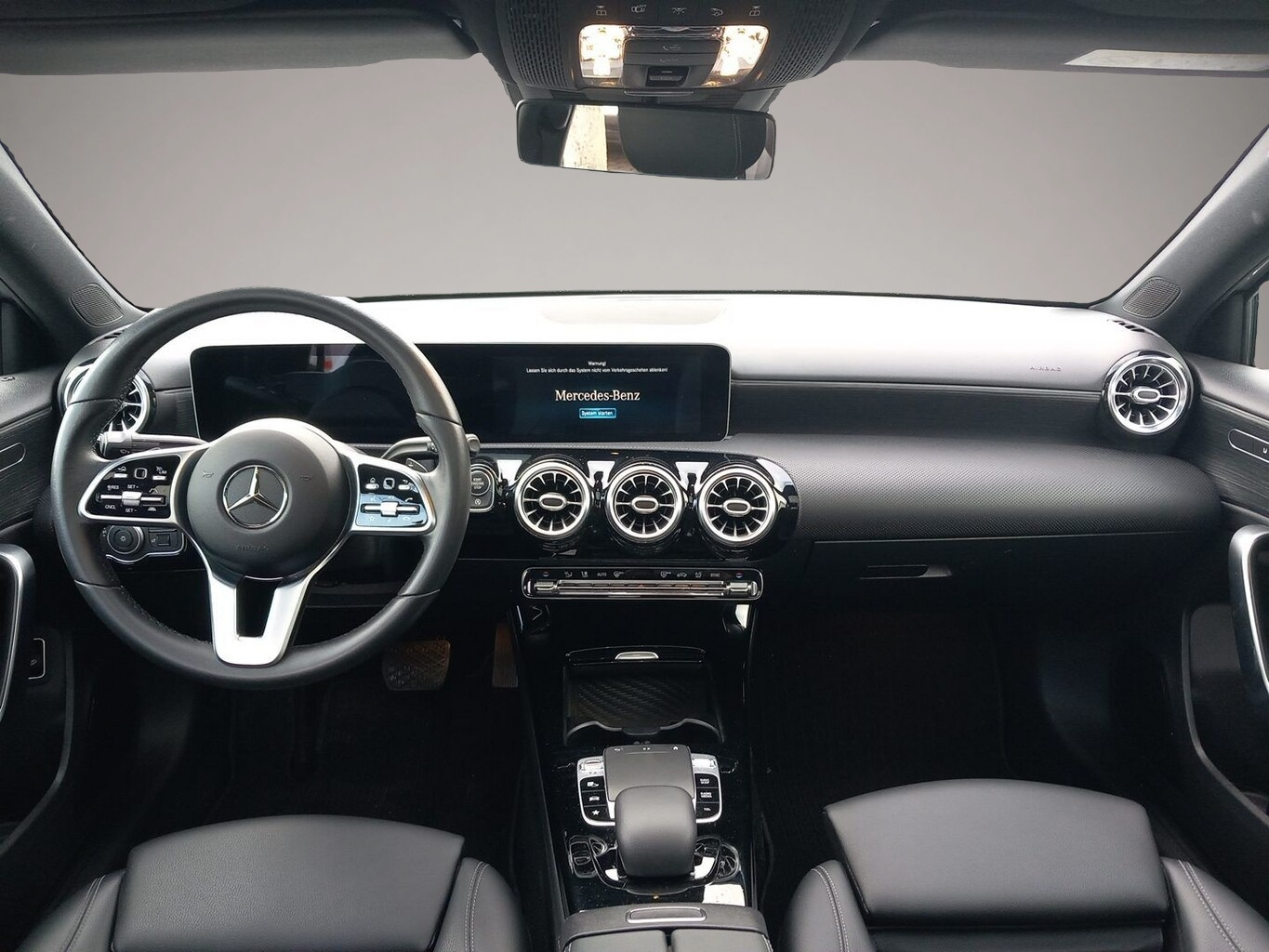 Mercedes-Benz A 220 (10/2020, Benzin)