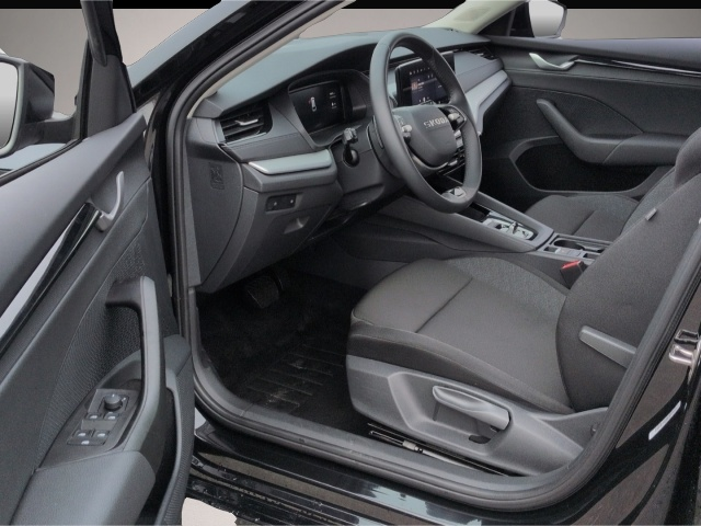 Skoda Octavia (05/2025, Benzin)