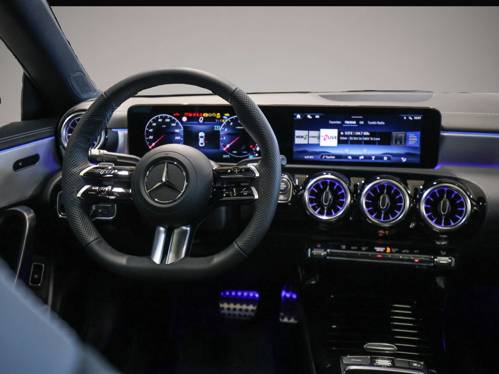 Mercedes-Benz CLA 180 (01/2026, Benzin)