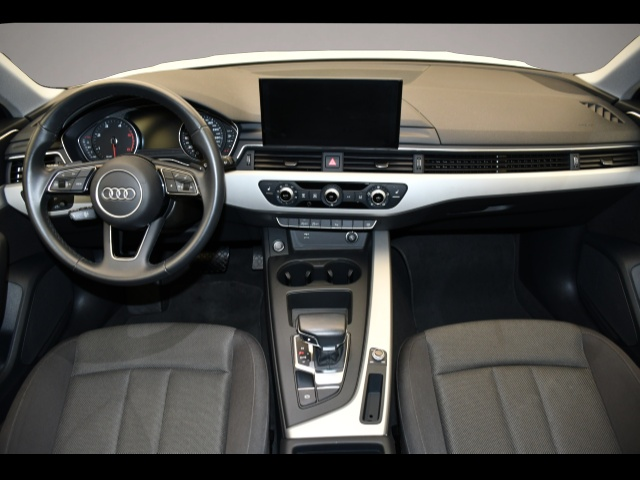 Audi A4 (01/2023, )