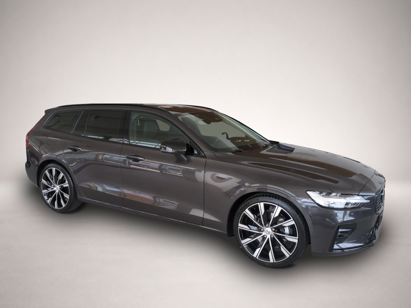 Volvo V60 (04/2025, Benzin)