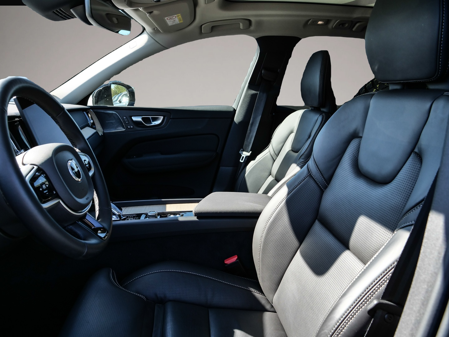 Volvo XC60 (06/2025, Hybrid (Benzin/Elektro))