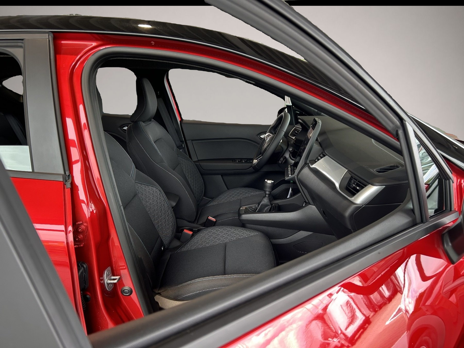 Renault Captur (09/2025, Benzin)