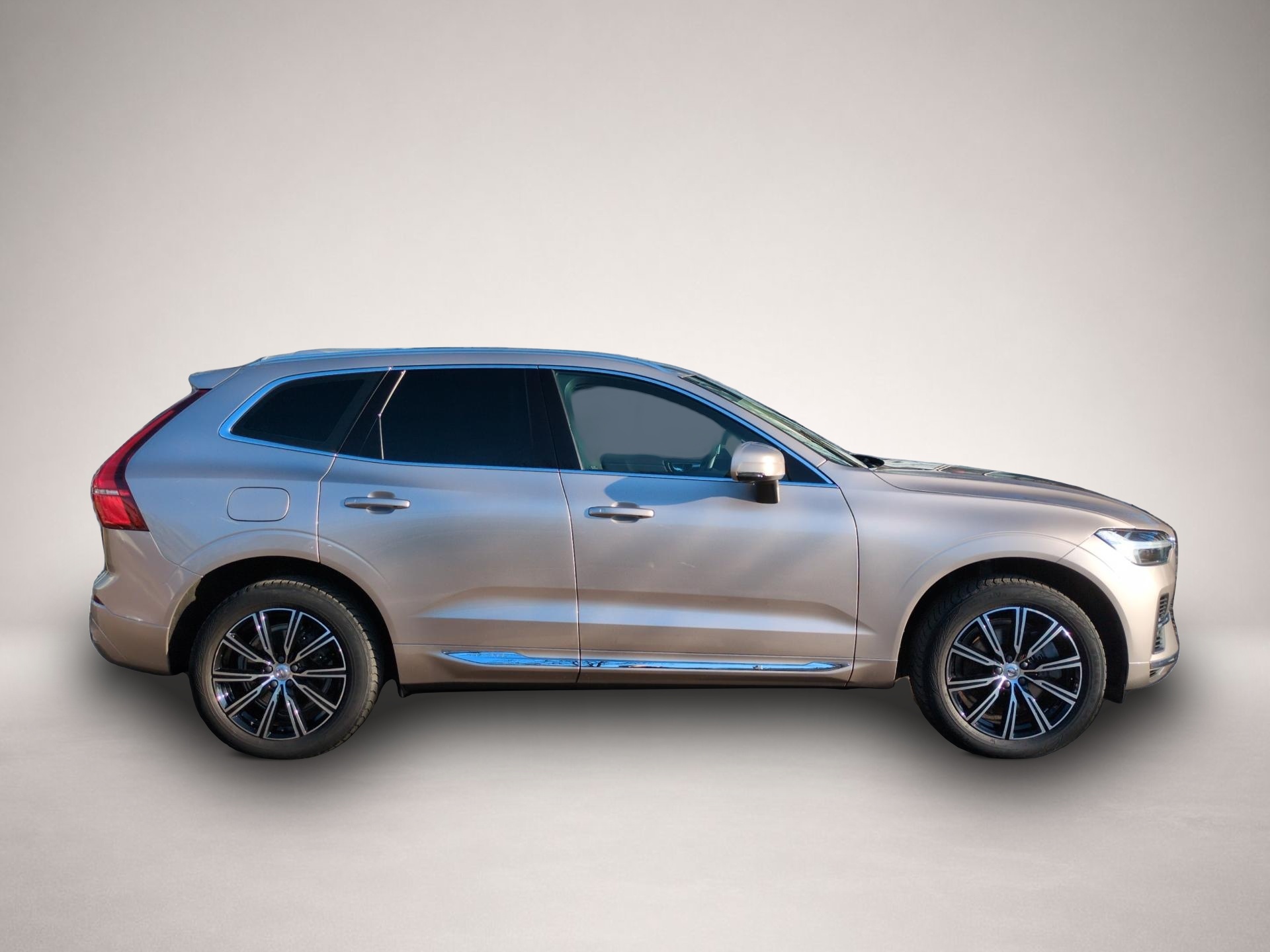 Volvo XC60 (12/2022, Hybrid (Benzin/Elektro))