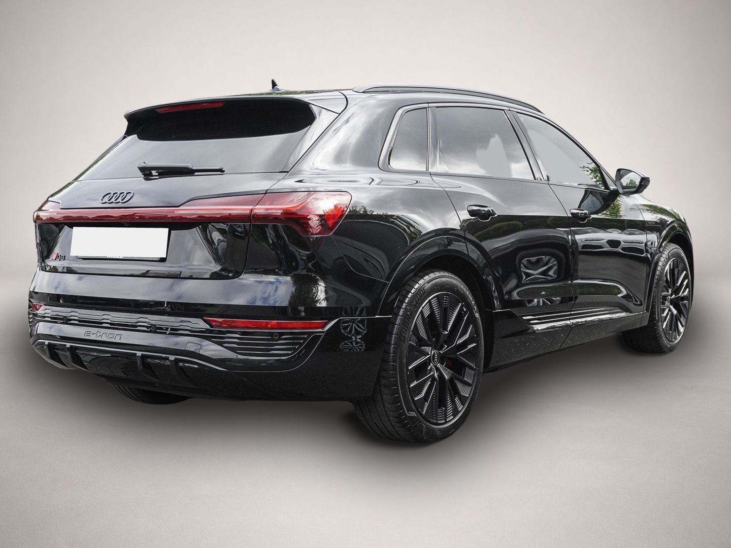 Audi Q8 e-tron (06/2023, ELECTRIC)