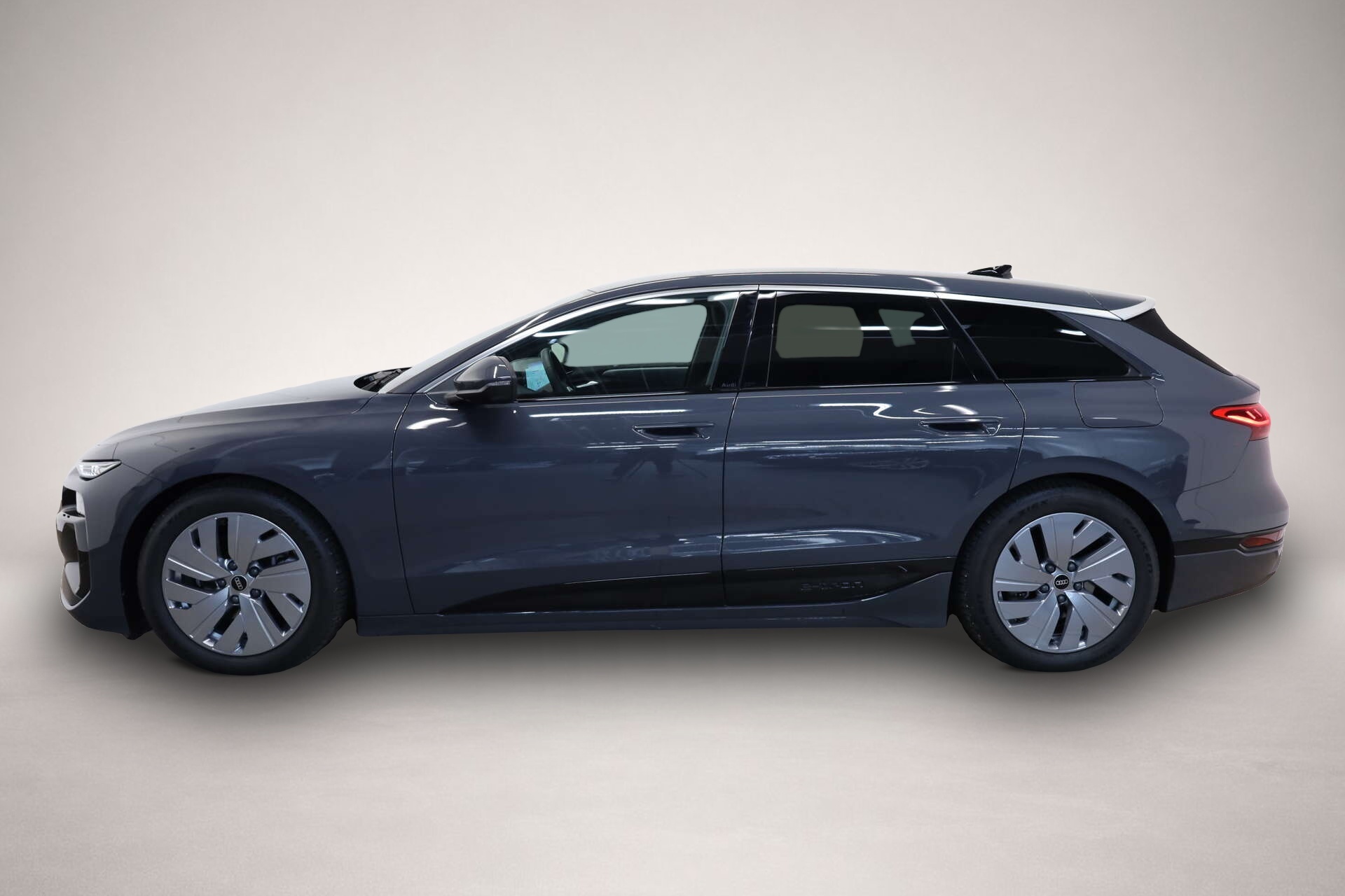 Audi e-tron (09/2025, ELECTRIC)