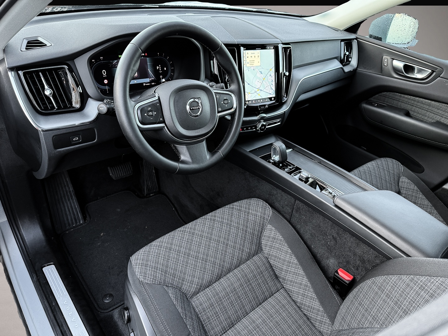 Volvo XC60 (12/2023, Benzin)