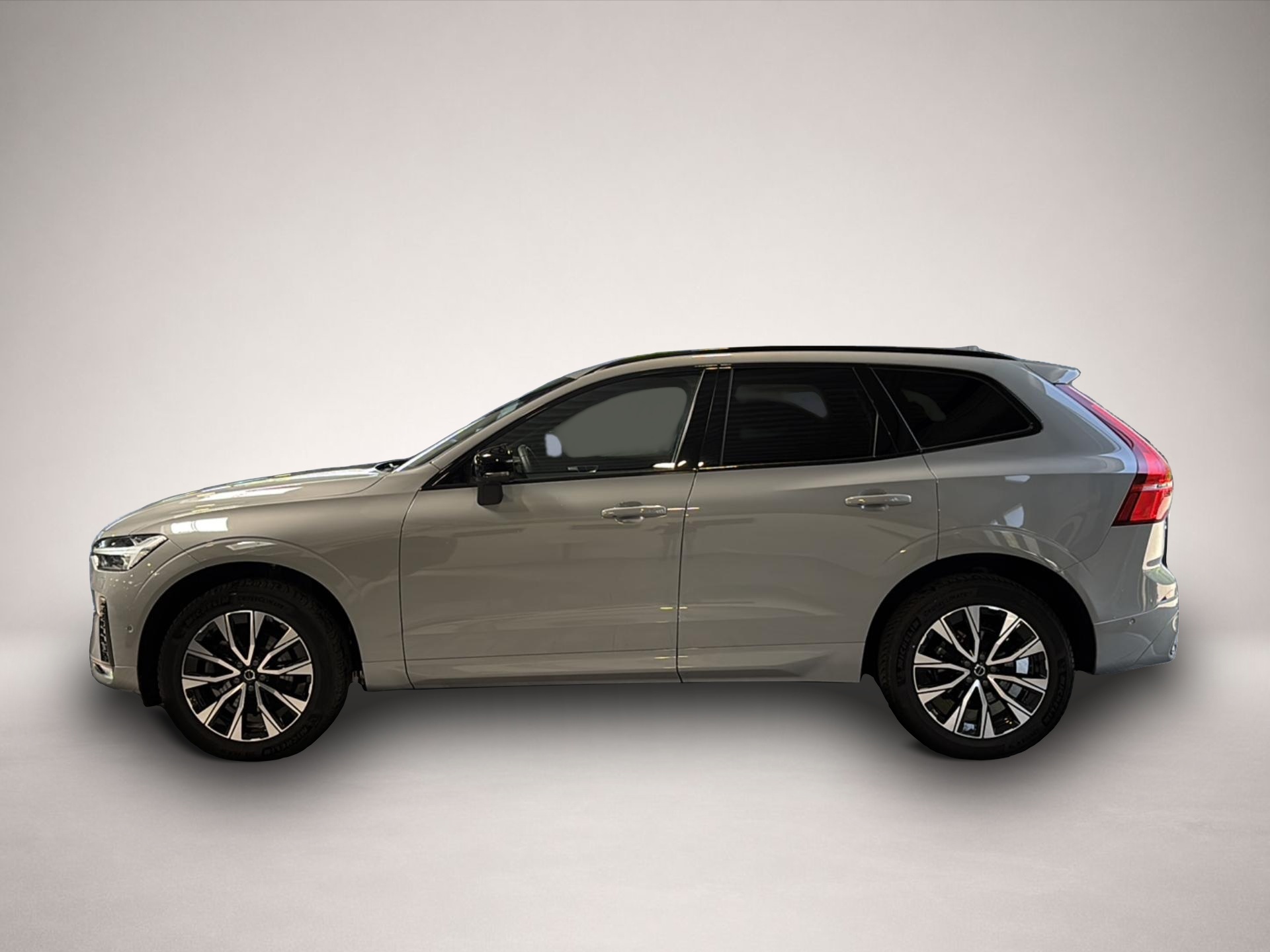 Volvo XC60 (02/2025, Benzin)