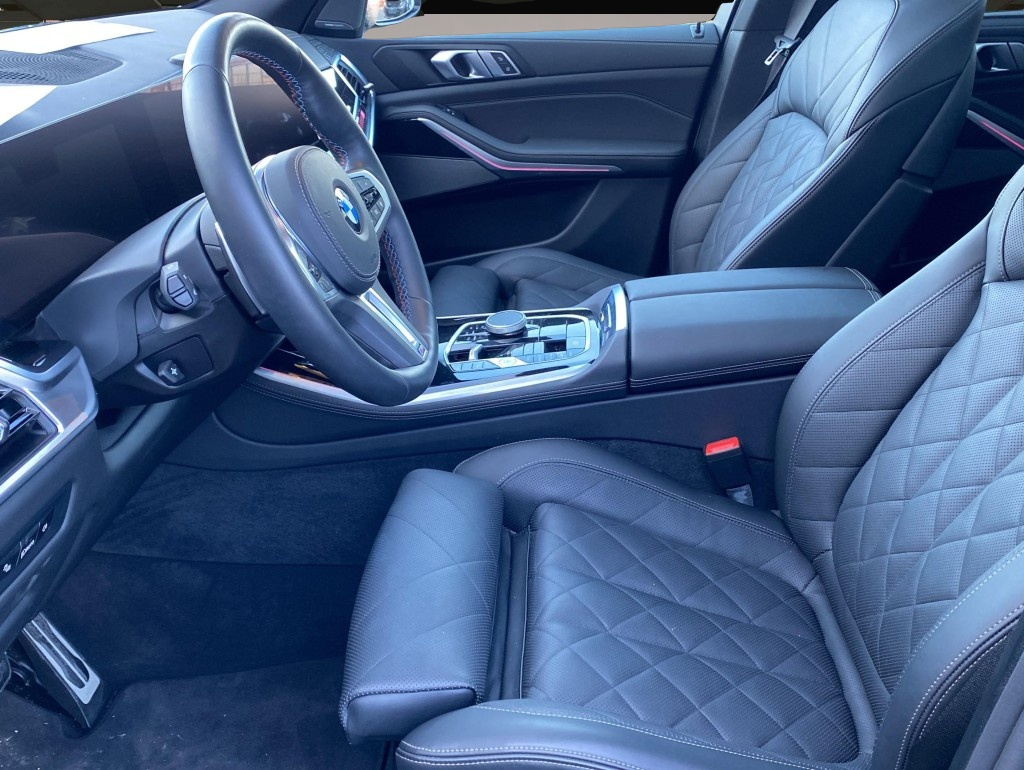 BMW X5 M60 (01/2025, Benzin)