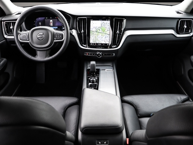 Volvo V60 (06/2024, Benzin)