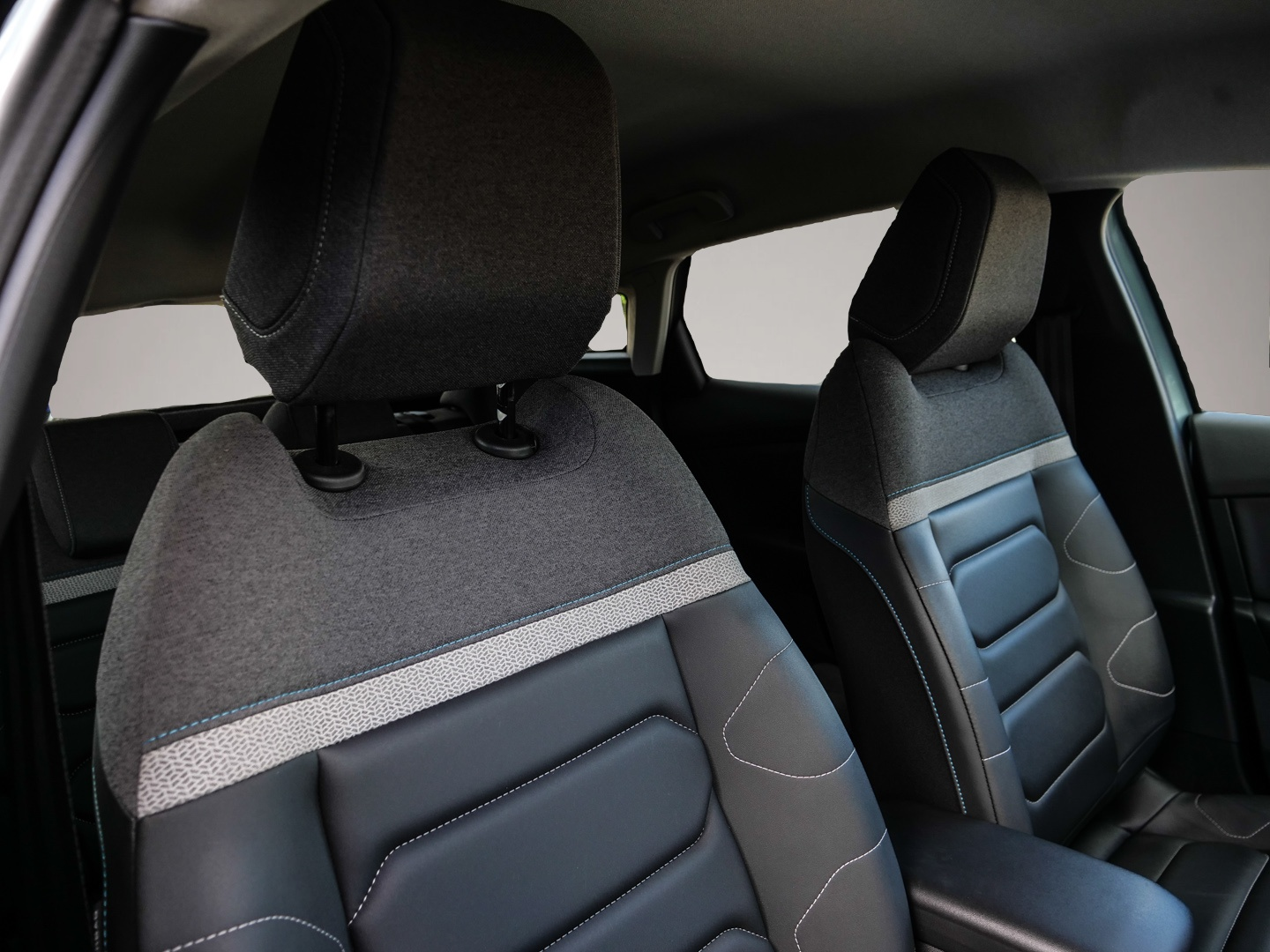 Citroen C4 (10/2023, Benzin)