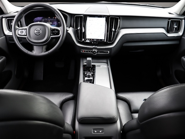 Volvo XC60 (11/2023, Benzin)