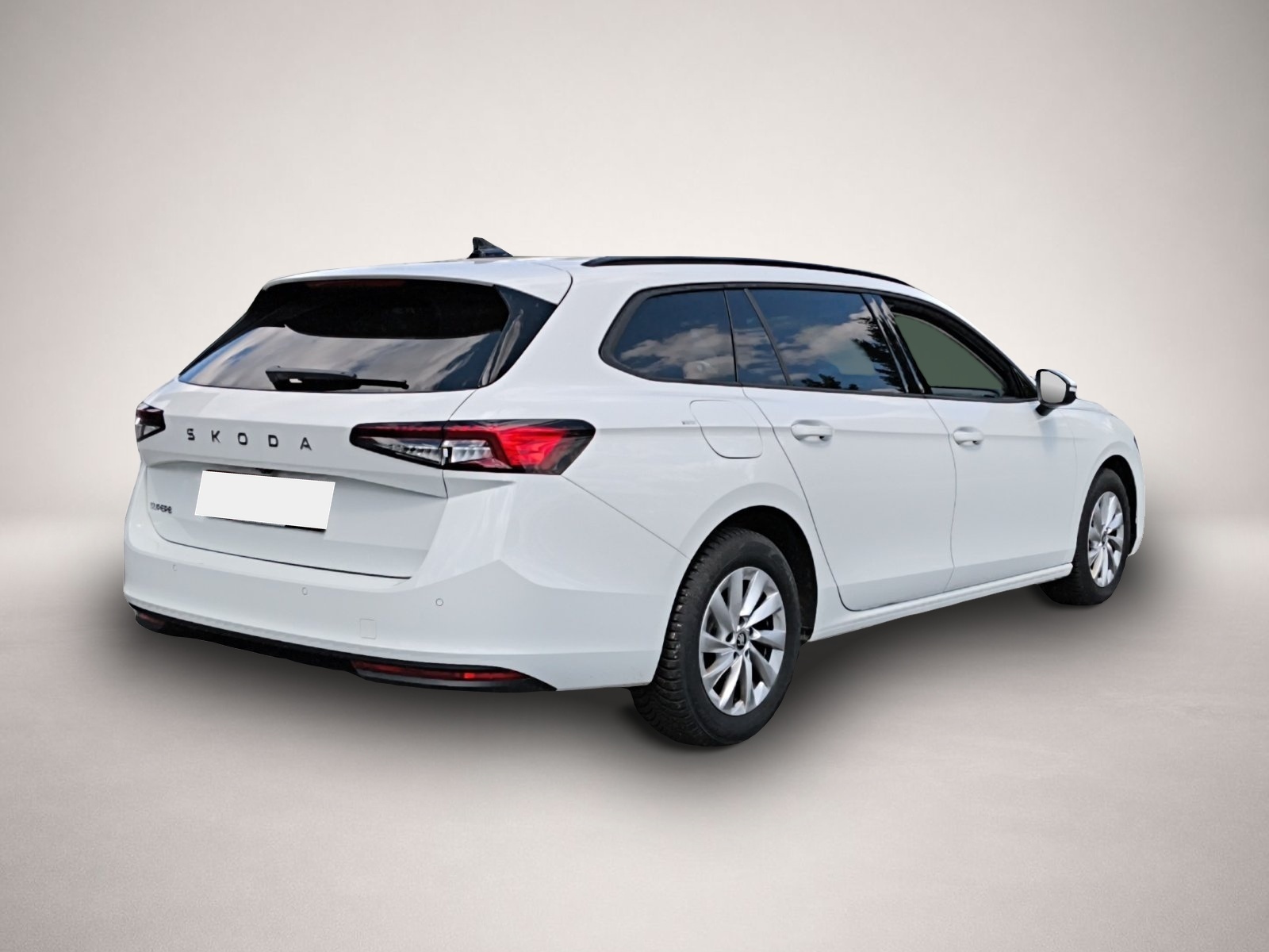 Skoda Superb (09/2025, Benzin)