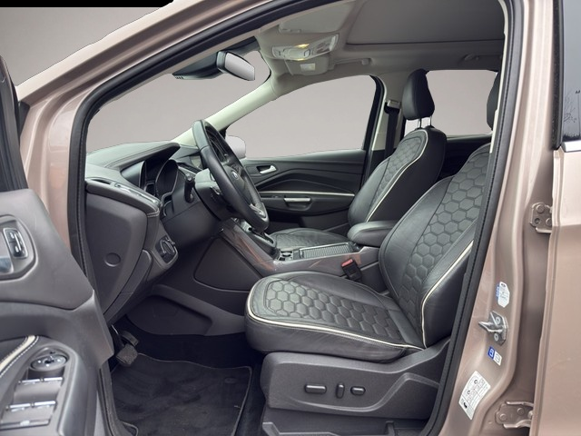 Ford Kuga (04/2017, Benzin)