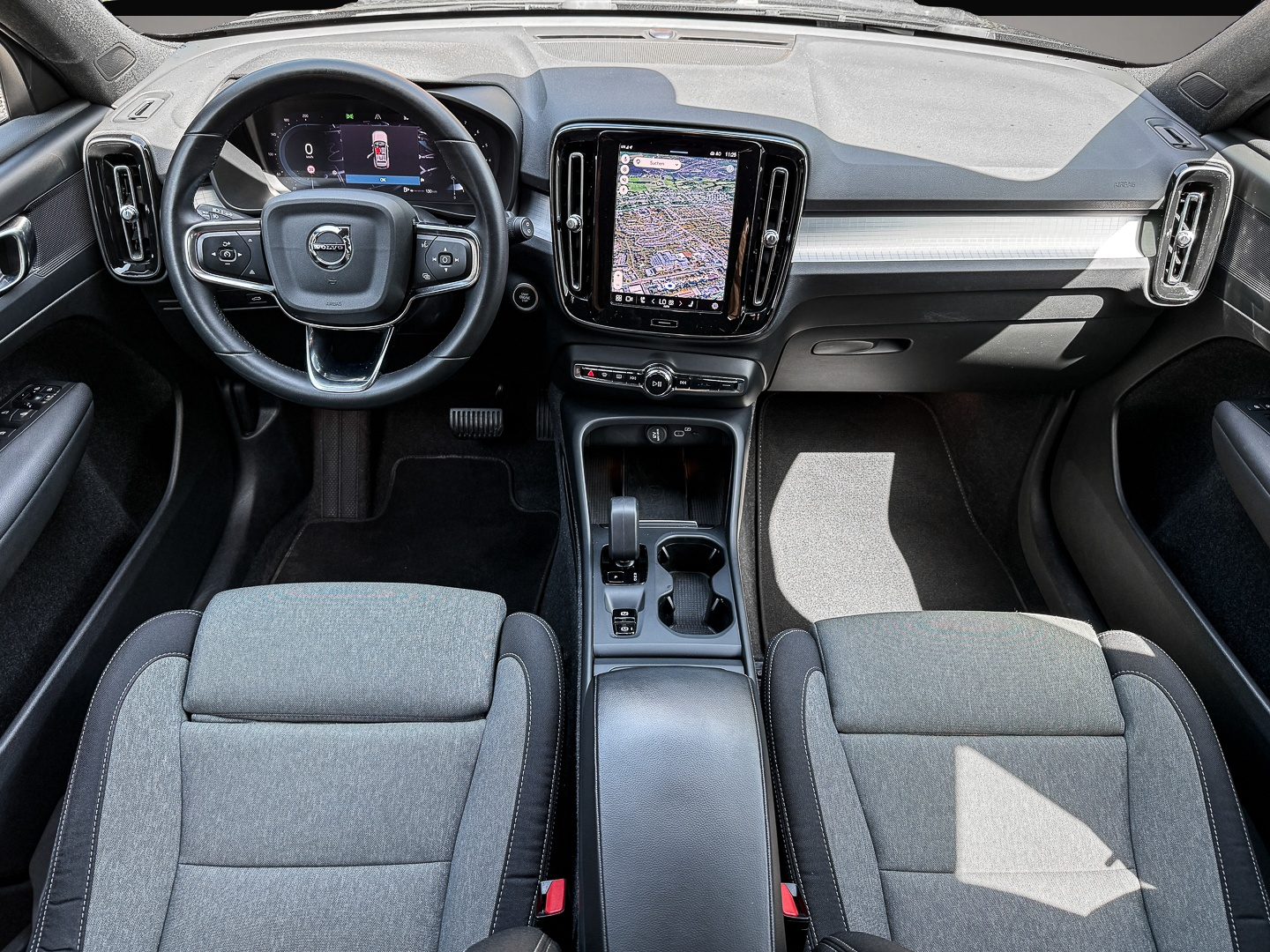 Volvo XC40 (10/2023, Benzin)