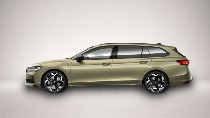 Skoda Superb (10/2025, Hybrid (Benzin/Elektro))
